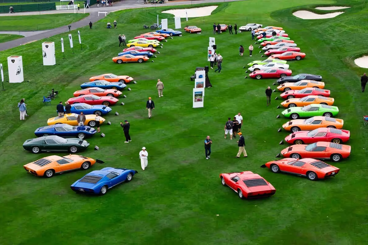 Lamborghini Rayakan 60 Tahun Miura dengan Rekor 43 Mobil