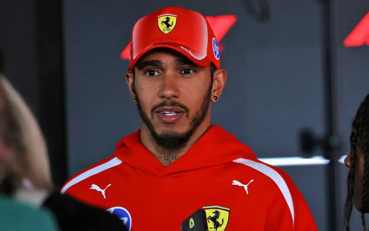 Hamilton Dapat Peringatan Gelar F1 Usai Rentetan Kesalahan 'Konyol'
