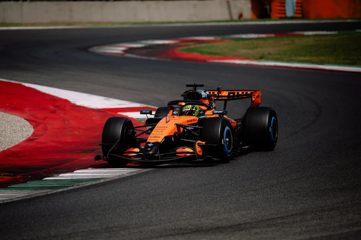 McLaren Diprediksi Jadi Ancaman Utama Mercedes di Akhir 2026