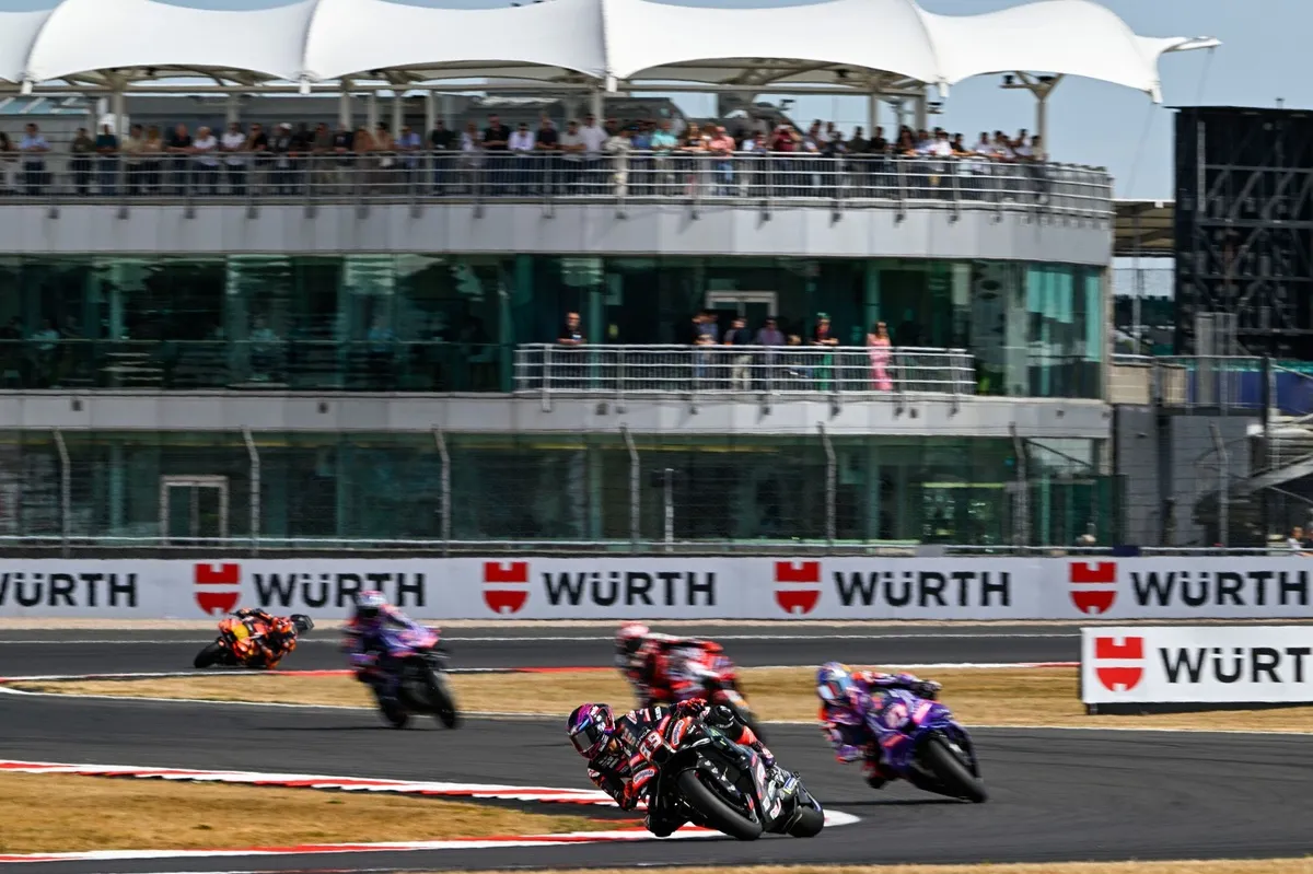 Martin Rebut Pole GP Inggris, Marquez Tercecer di P6