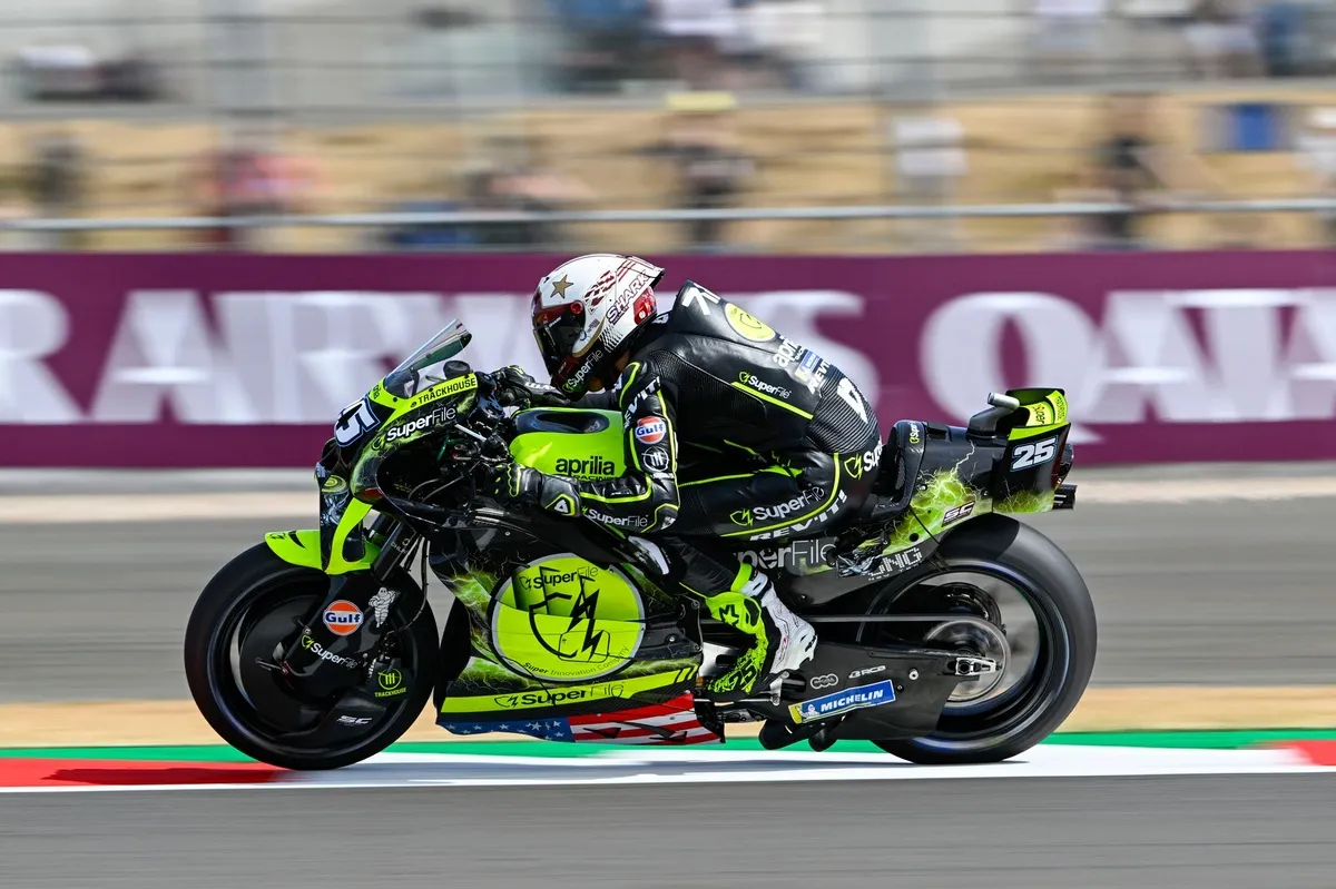 Raul Fernandez Menang di Silverstone, Martin Perlebar Jarak