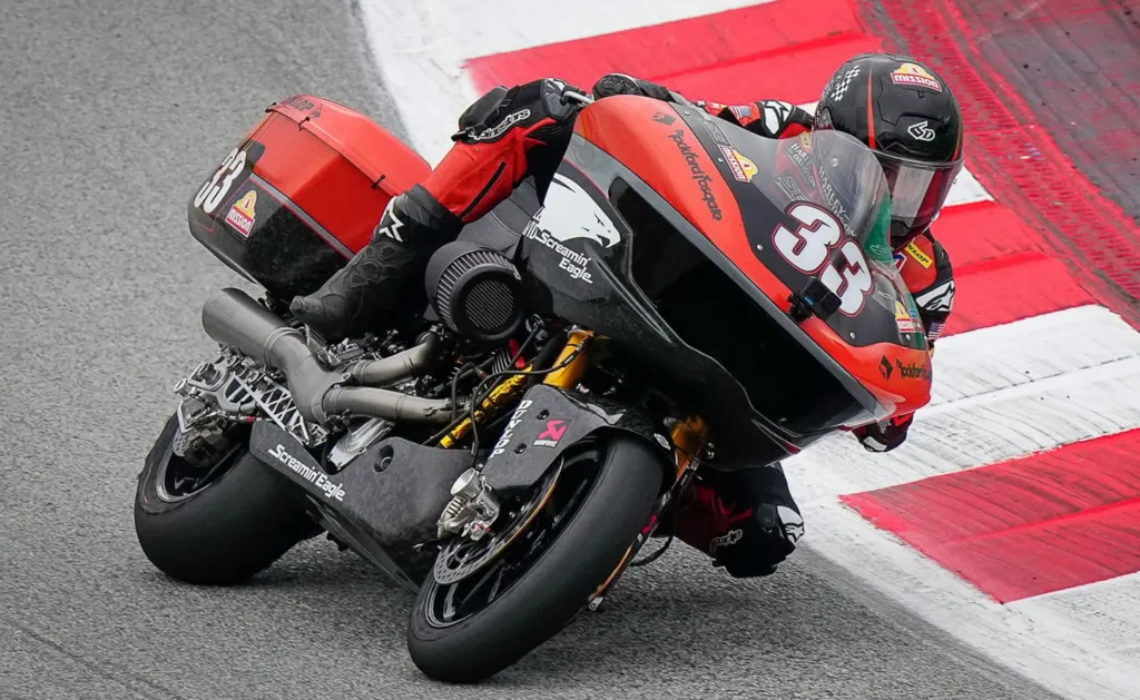 Harley-Davidson Bagger Siap Mengguncang MotorLand Aragon: 200 HP, 300 km/jam, Dua Balapan!