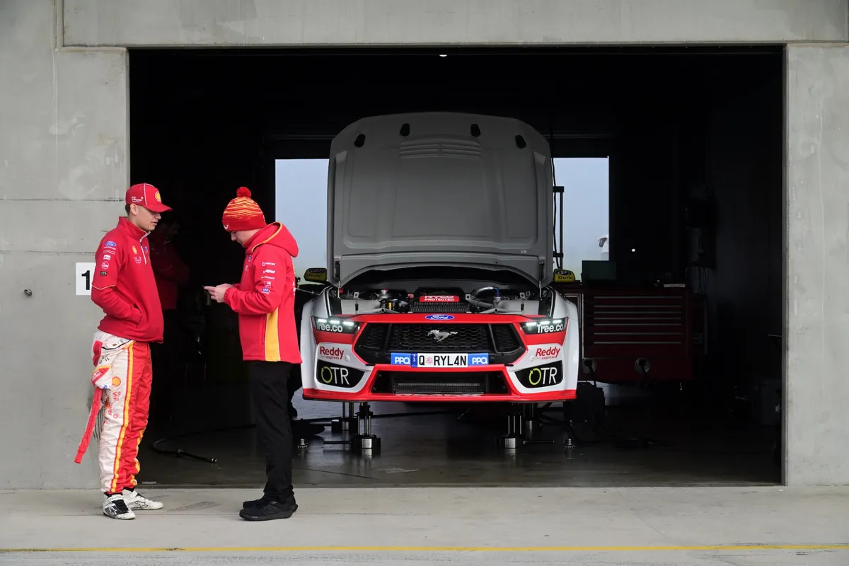 Enam Tim Supercars Uji Coba di The Bend Jelang AirTouch 500