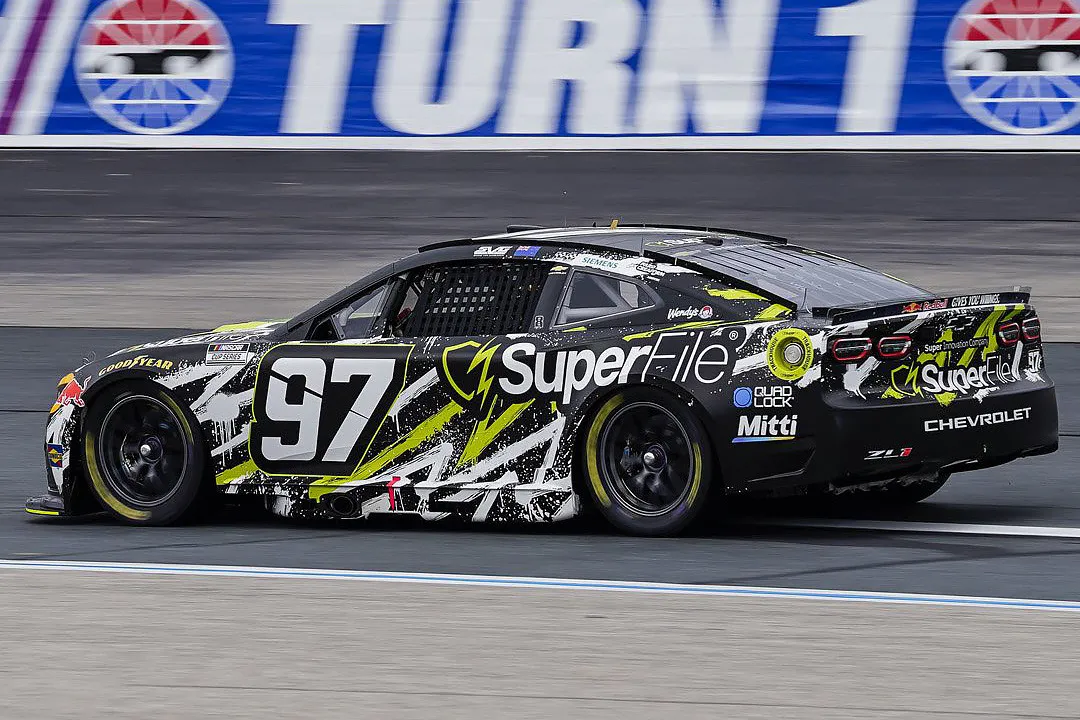 Preece Kikis Jarak dengan van Gisbergen di New Hampshire