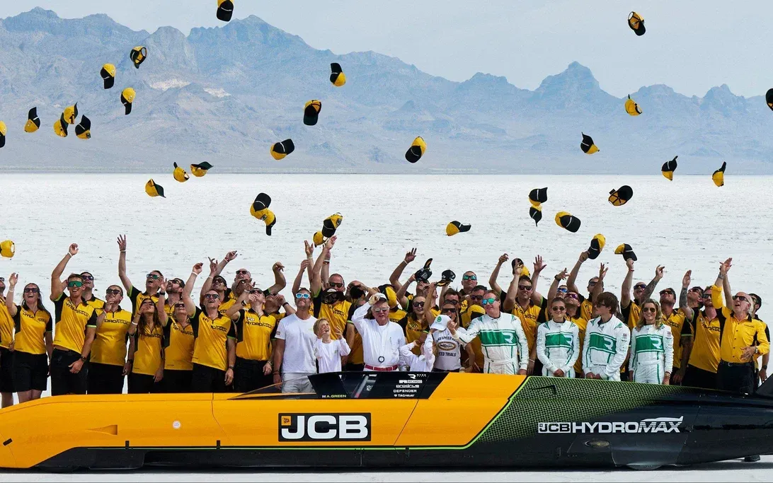 JCB Hydromax Shatters Hydrogen Car World Record: 653 km/h