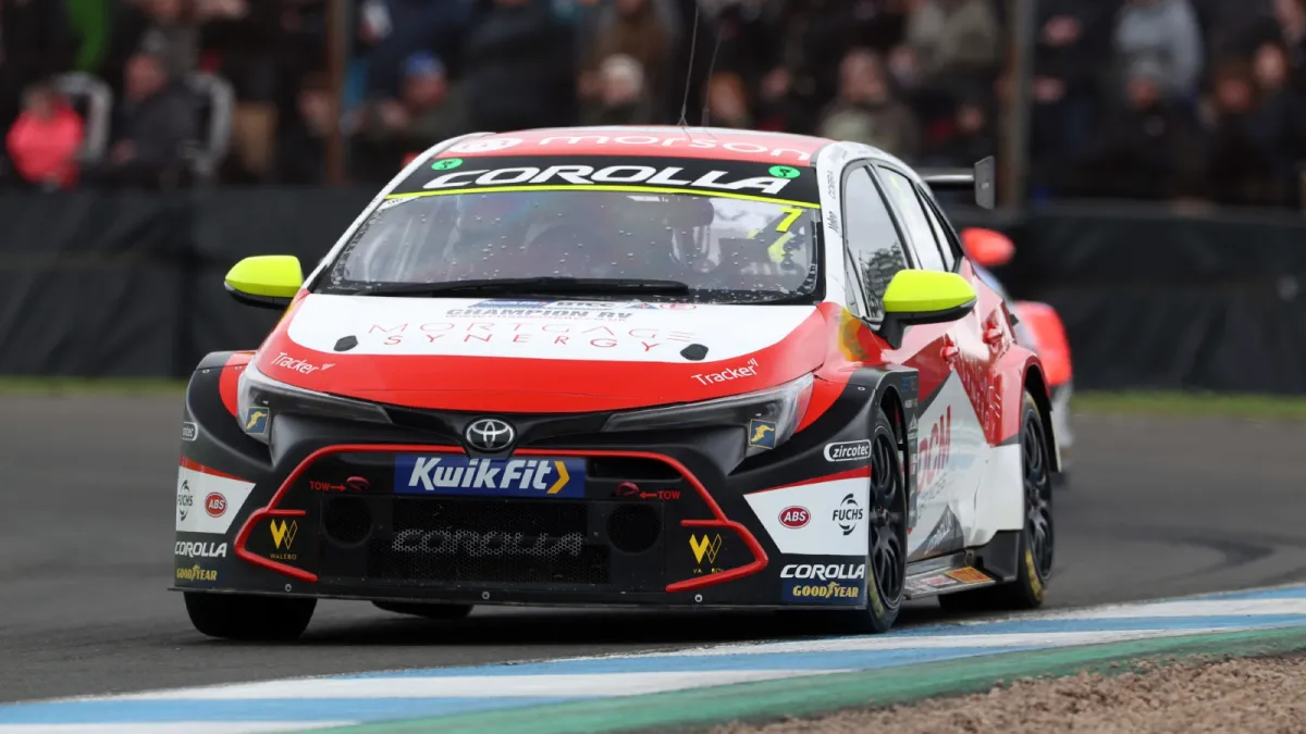 Ryan Bensley Makin Nyetel dengan Speedworks Corolla di BTCC