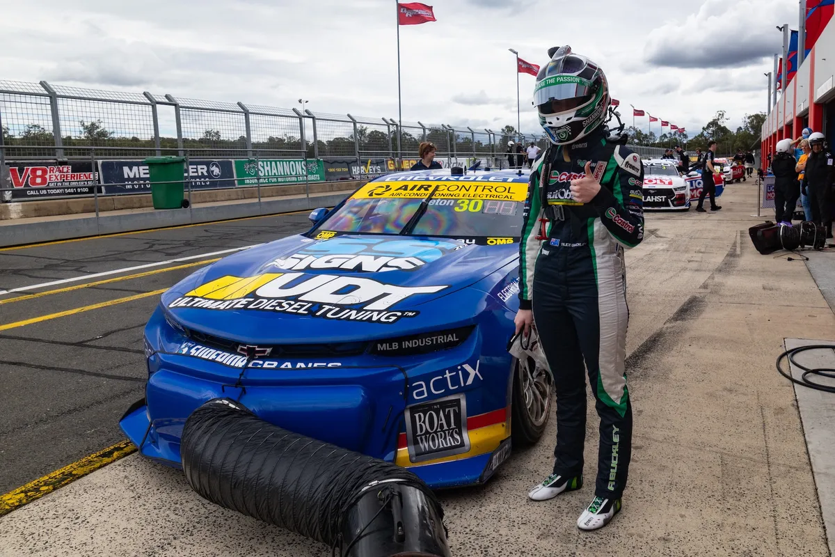 Super2 Stars Sample Gen3 Machinery at Queensland Raceway