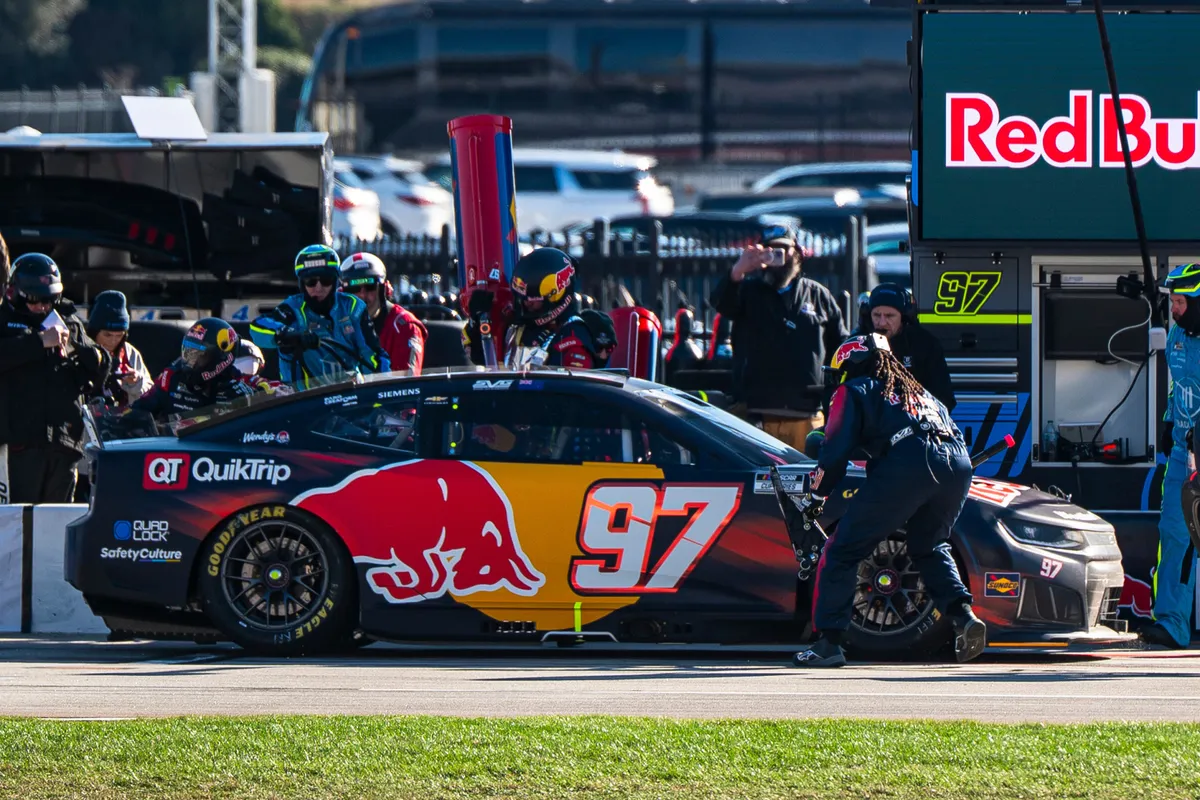 SVG Sixth at Daytona, Trackhouse Teammate Takes Pole