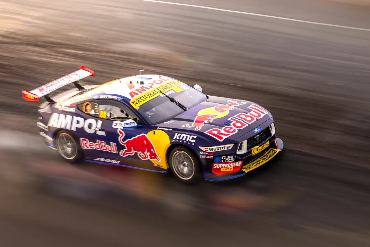 Triple Eight Perpanjang Kontrak Red Bull hingga 2029