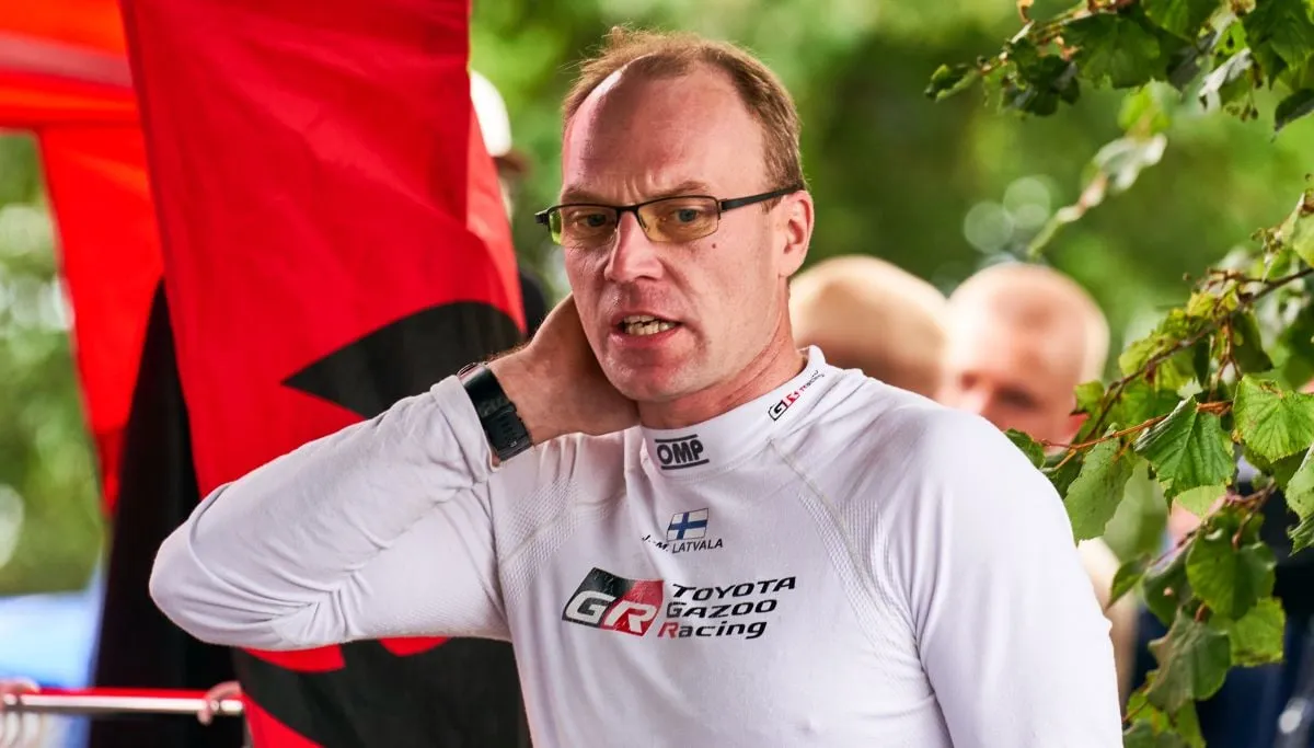 Latvala Menang Dominan, Hampir Menangis di Sirkuit Militer