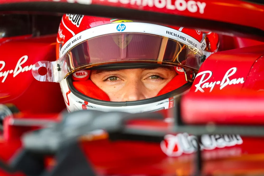 Leclerc Siap Beri Tow untuk Hamilton di Kualifikasi GP Italia