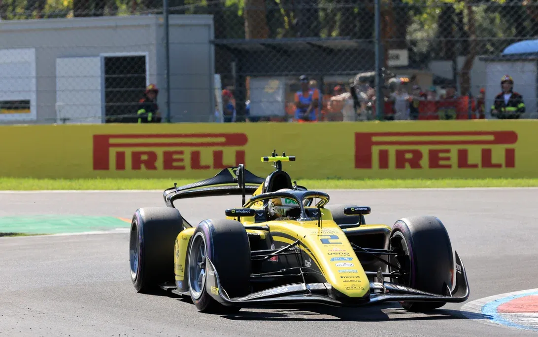 Durksen Wins F2 Monza Sprint as Camara Crashes Out in Chaos