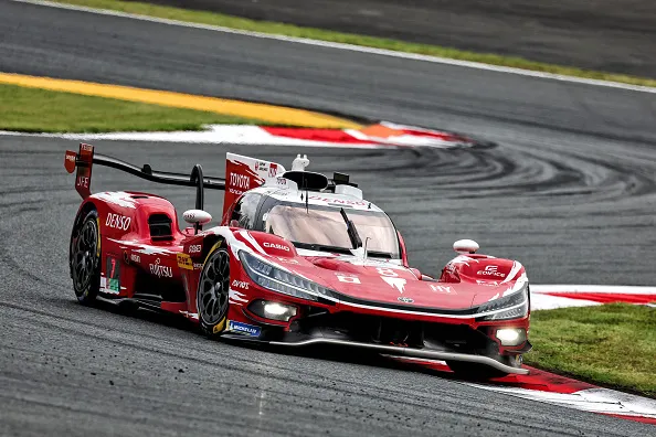 Toyota #8 Menang Dramatis di 6 Hours of Fuji, Alpine Kecewa