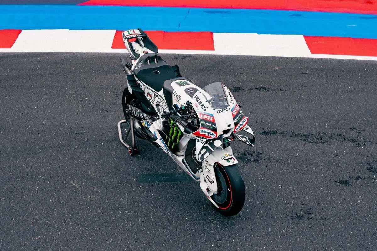Aprilia Unveils 'Perla Bianca' Livery at Misano, Honors Vespa and Villeneuve
