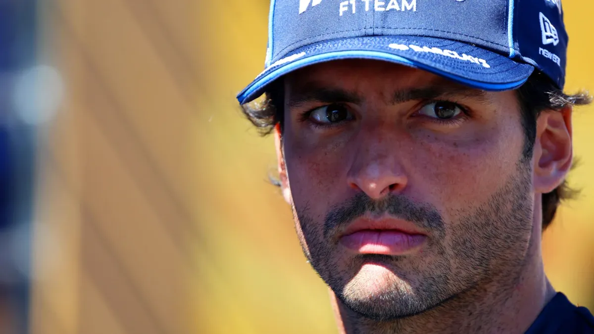 Sainz Kena Penalti Tiga Posisi Usai Halangi Bottas di Kualifikasi Spanyol