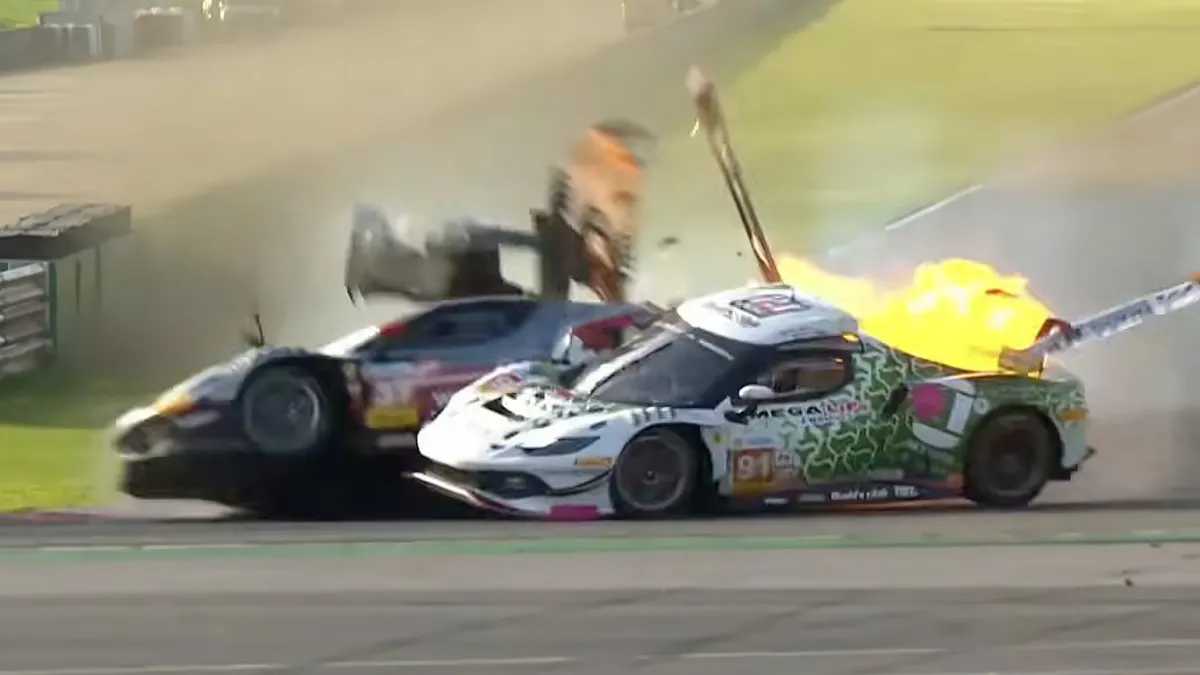China GT Tanggapi Insiden Kecelakaan Ferrari yang Terbakar