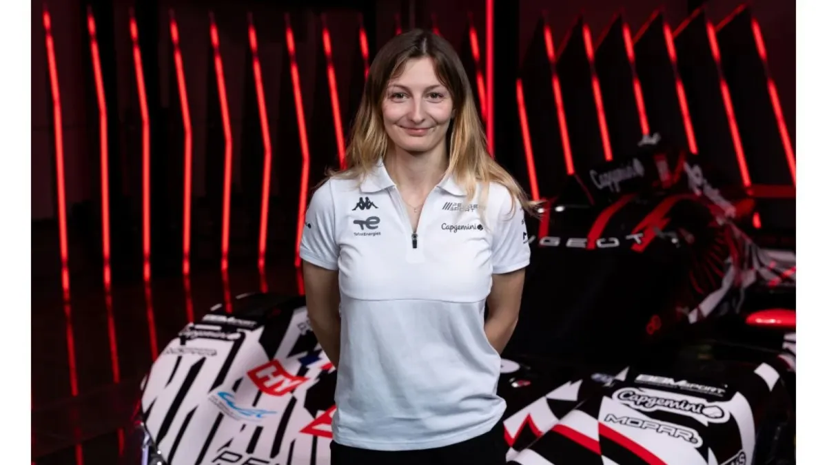 Doriane Pin Uji Peugeot 9X8 Hypercar di Paul Ricard