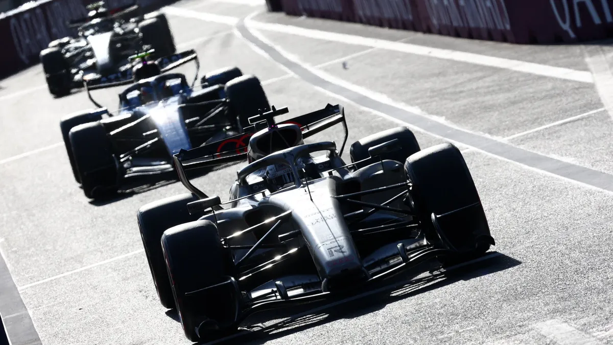 Russell Menang Dramatis di F1 Azerbaijan 2026, Verstappen Terpaut 0,1 Detik