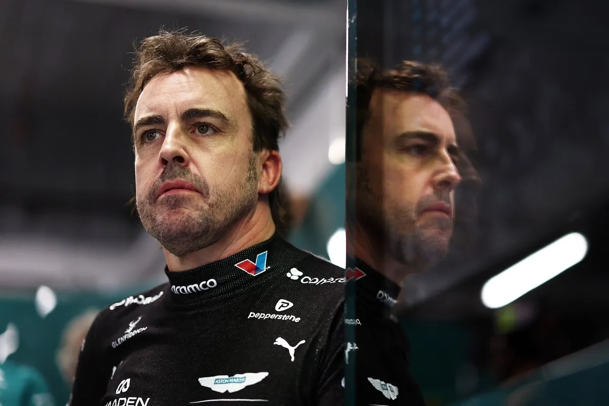 Fernando Alonso Tambah Bugatti Veyron Chrome ke Koleksi