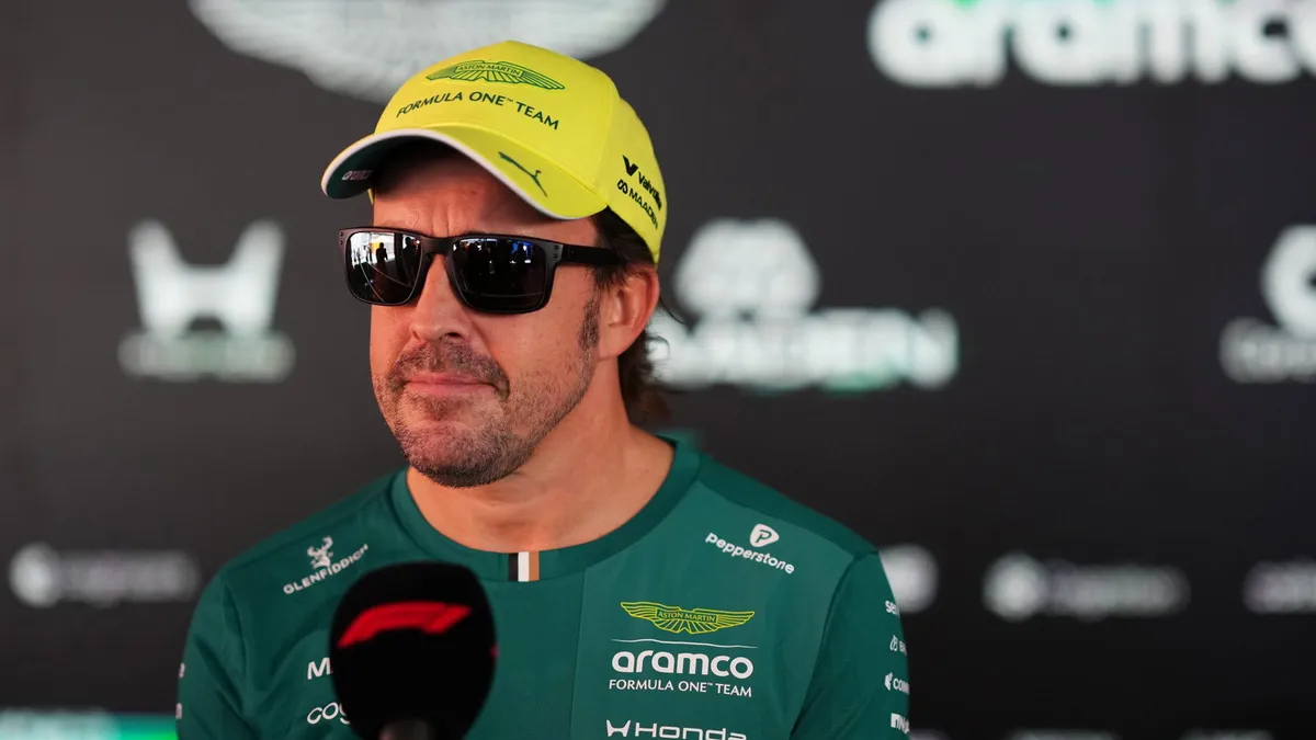 Fernando Alonso Perpanjang Kontrak dengan Aston Martin Hingga 2027