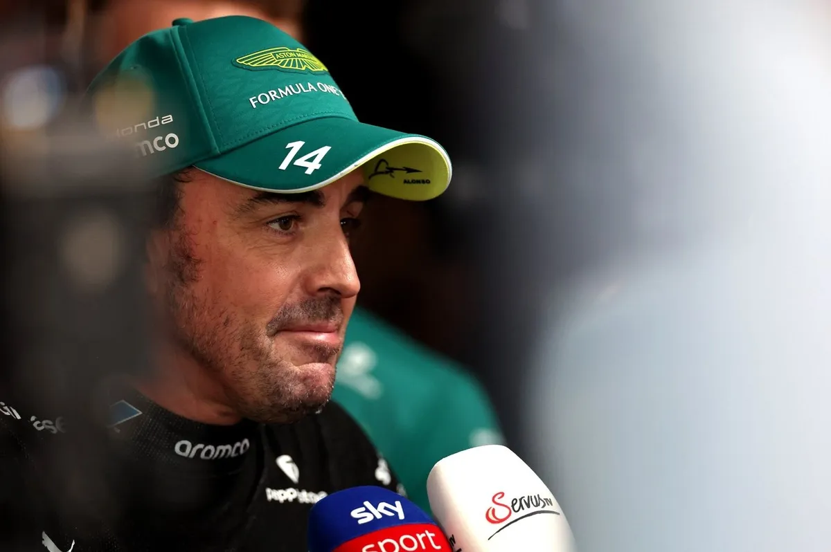 Alonso Fokus Selamatkan Part Aston Martin di Baku