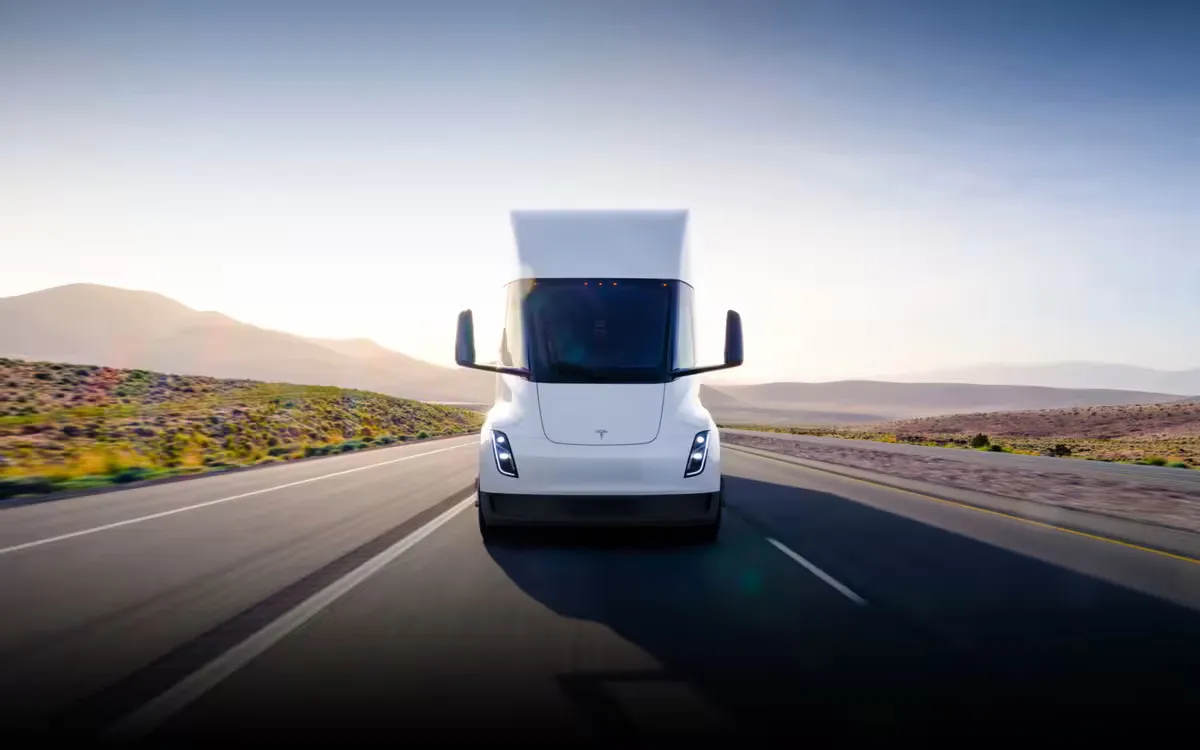 Tesla Semi Mulai Dikirim, Jarak Tempuh 800 Km per Cas