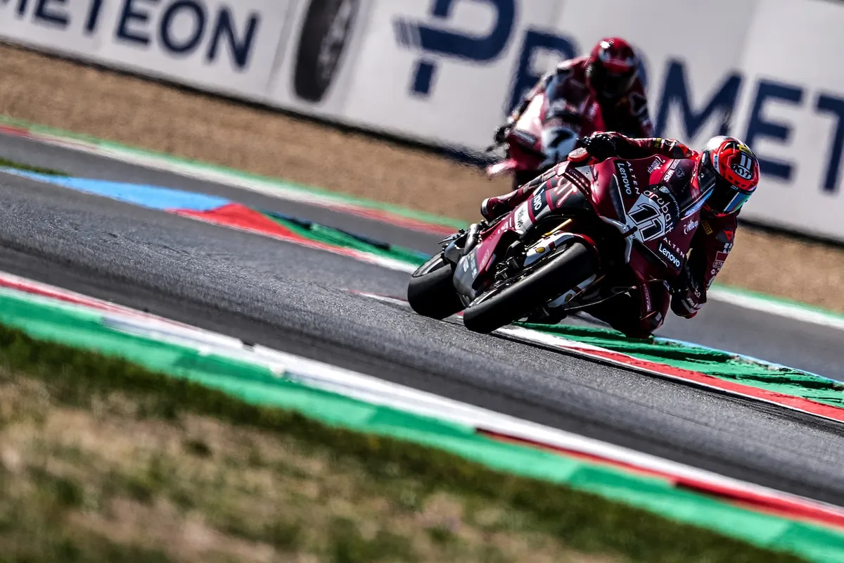 Rekap Seru Race Minggu WorldSBK Magny-Cours 2025