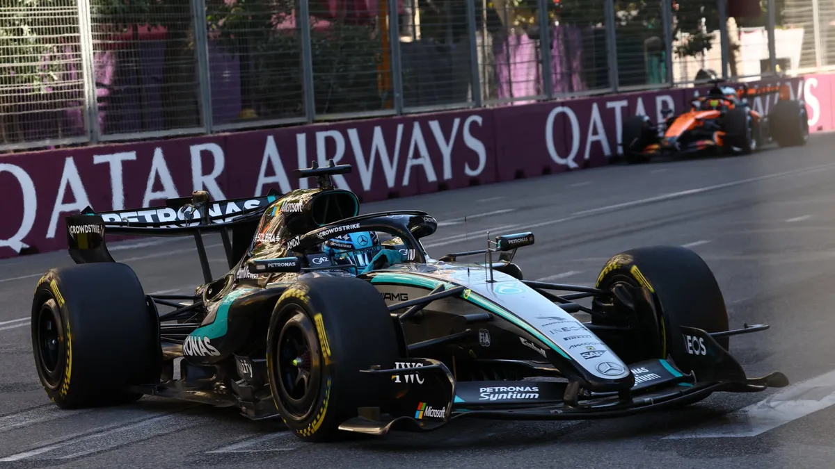 Russell Tahan Verstappen, Menang Dramatis di Azerbaijan GP