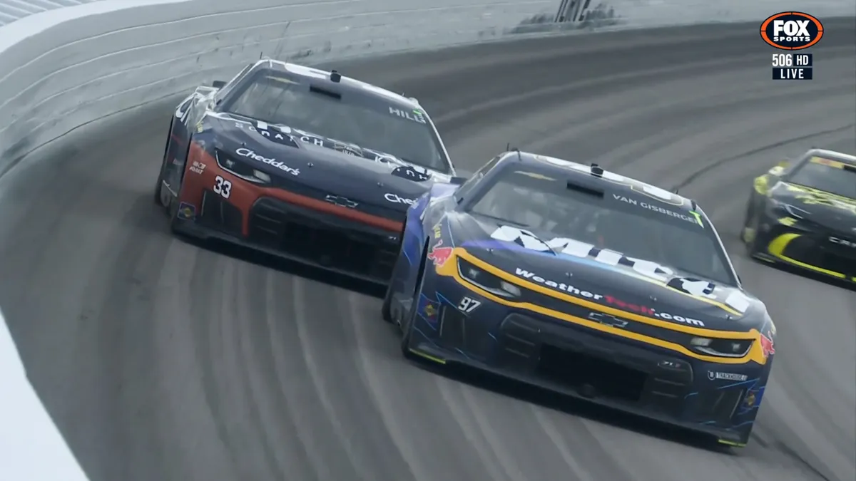 Radio Hill Meledak Usai Insiden dengan van Gisbergen di Kansas