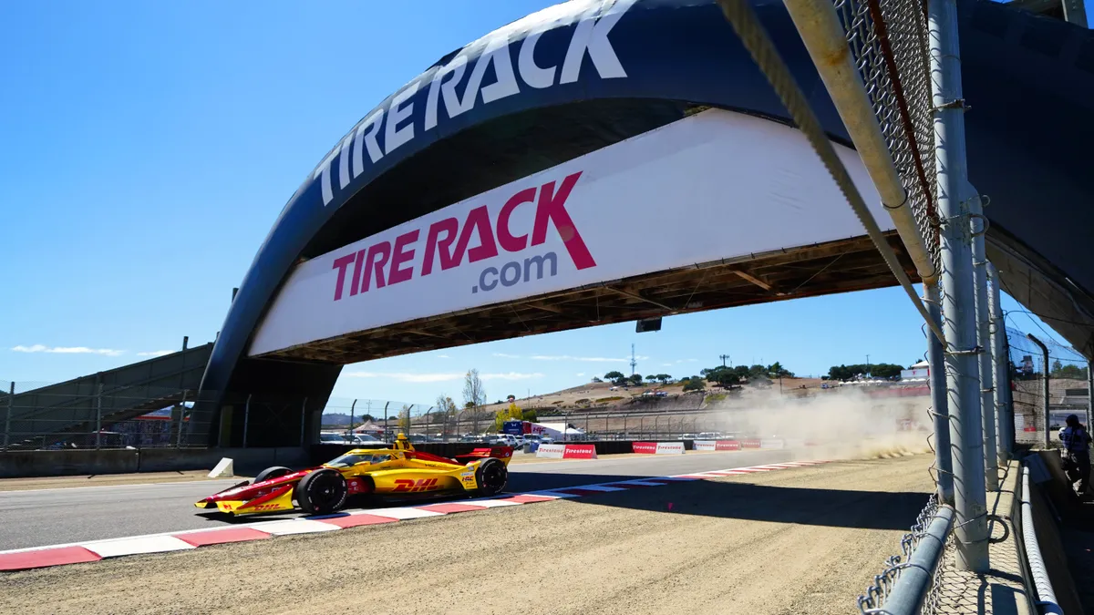 McLaughlin Rebut Pole Laguna Seca, Palou Mengintip dari Baris Depan