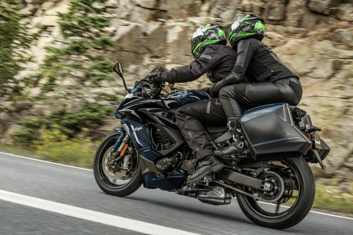 Kawasaki Ninja 1100SX SE: Premium Sport-Tourer Ready to Carve Corners