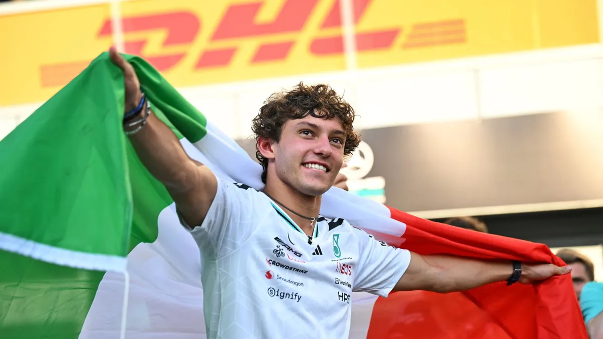 Antonelli Rayakan Kemenangan Monza dengan Pasta dari Piala