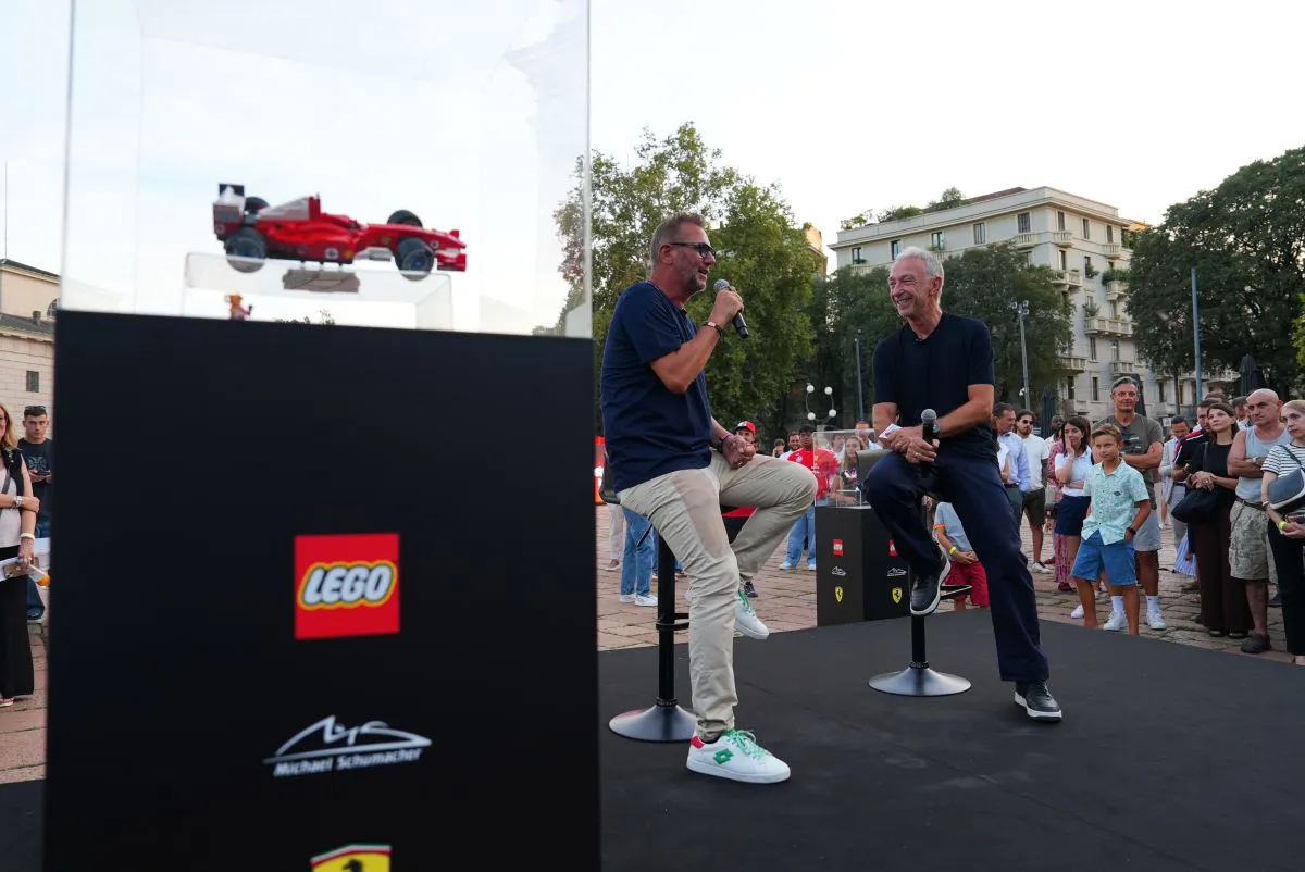 Lego Resmikan Mosaik Michael Schumacher di Milan untuk GP Italia 2026