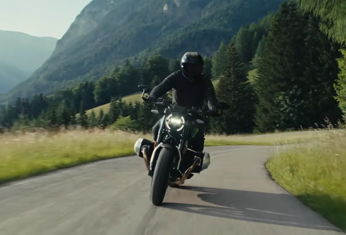BMW R20 Ready for Production: Most Extreme Big Boxer Concept Hits Streets Soon