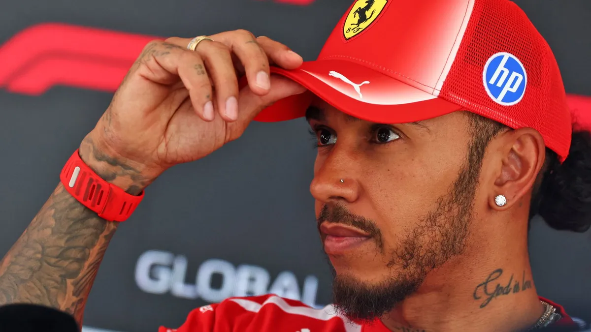 Hamilton Bantah Isu Pergantian Staf di Ferrari: Saya Tak Pernah Minta