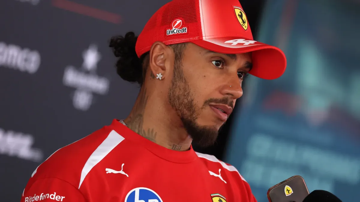 Hamilton Tanggapi Dingin Kemarahan Verstappen di Madring