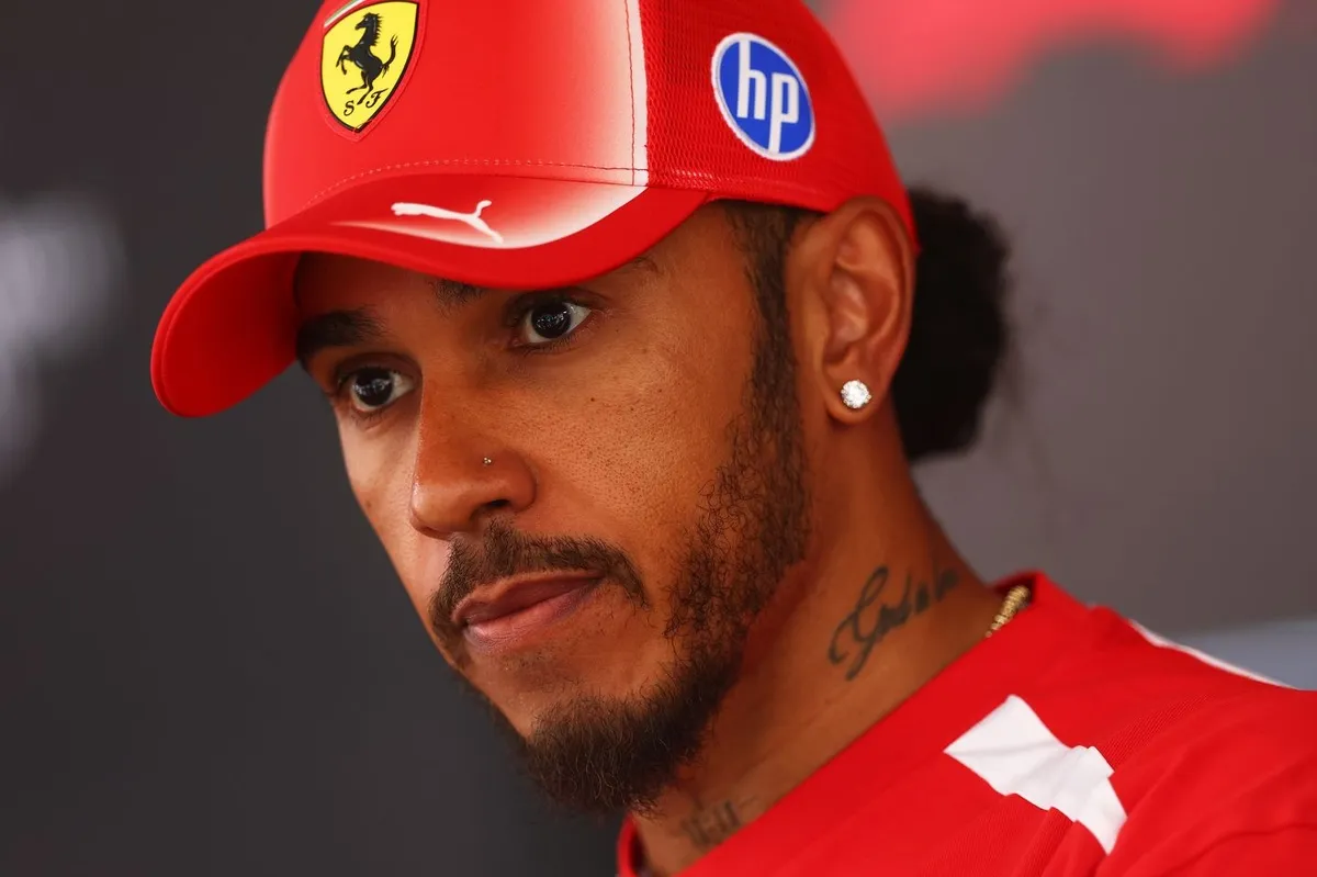 Hamilton Tolak Prioritas di Ferrari, Fokus Kerja Sama Tim