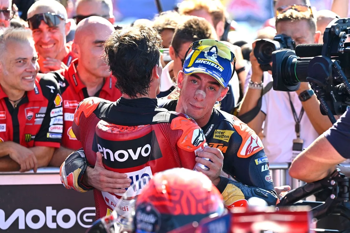 Marquez: Acosta Kini Penantang Gelar MotoGP 2026