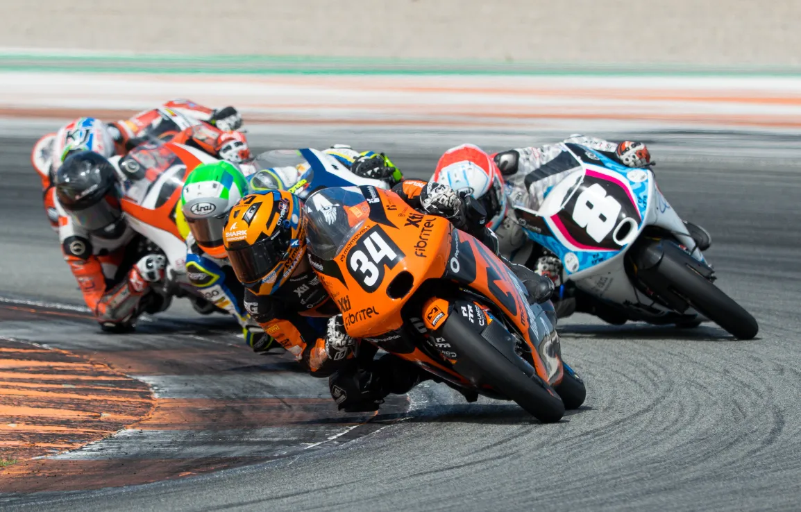 Momoven Shows Speed in Valencia Despite Bad Luck