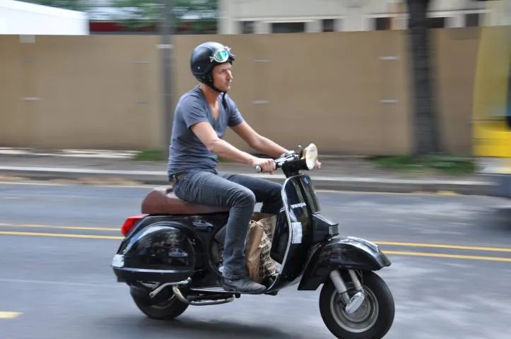 Aturan Baru Motor di Spanyol: Sarung Tangan & Sepatu Tertutup Wajib