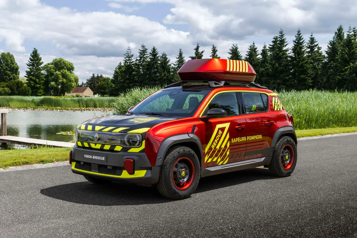 Renault Pamer Kendaraan Darurat di Salone Mondial Secours