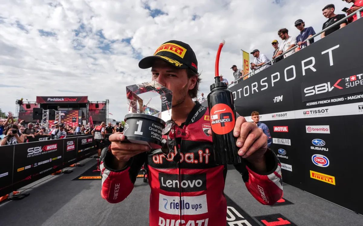 Bulega Holds Off Lecuona for 25th Win of 2026 Campaign