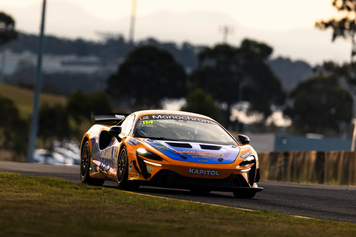 Rookie Exton-Johnson Rebut Kemenangan Kedua GT4 Australia