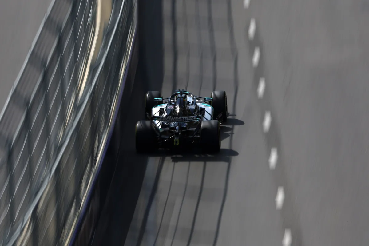 Russell Takes Azerbaijan Pole as Antonelli Crashes in Qualifying