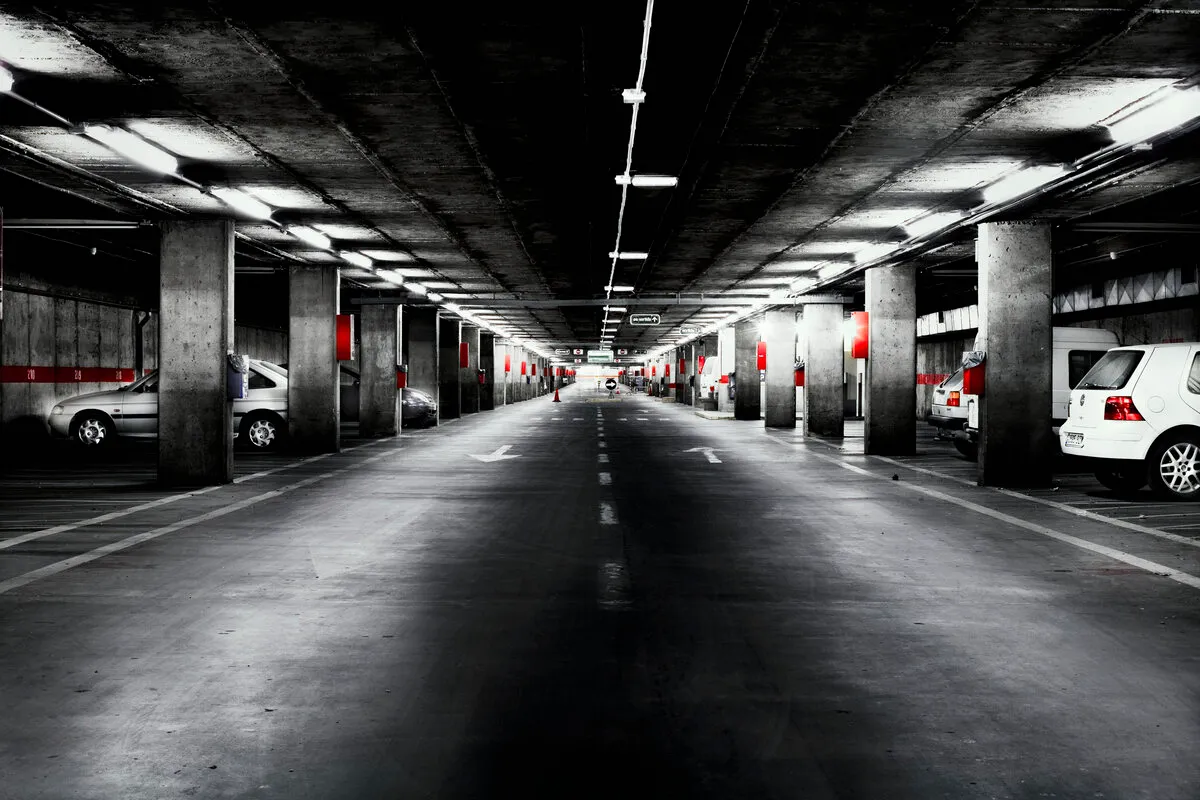 Italy's Cheap Parking: i1.50 per Hour Despite Car Density