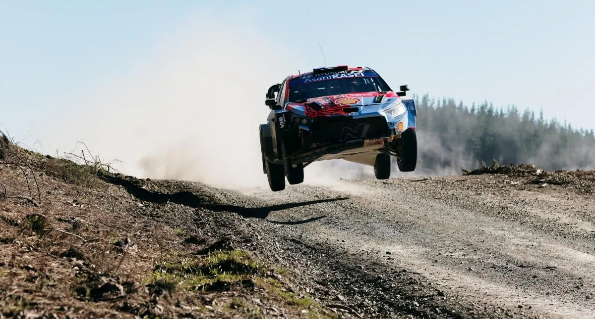 Fourmaux Suffers Double Tyre Failure, Solberg Leads Rally Chile