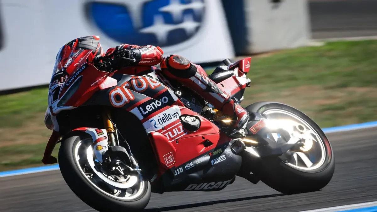 Bulega Panaskan Mesin di Warm Up, Siap Sempurnakan Hat-trick di Magny-Cours