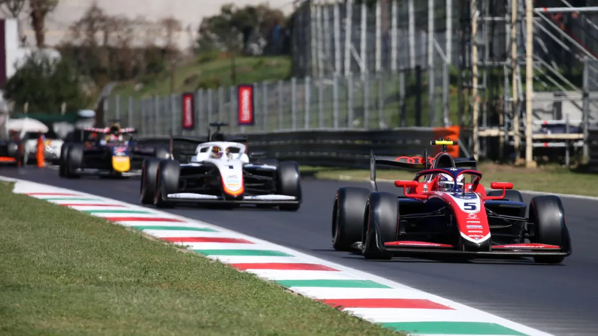 Taito Kato Raih Kemenangan Perdana di Sprint Race F3 GP Italia