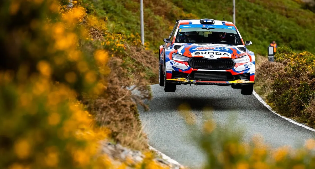 Suninen di Ambang Gelar ERC, Tersandera Kejaran Meeke di Wales