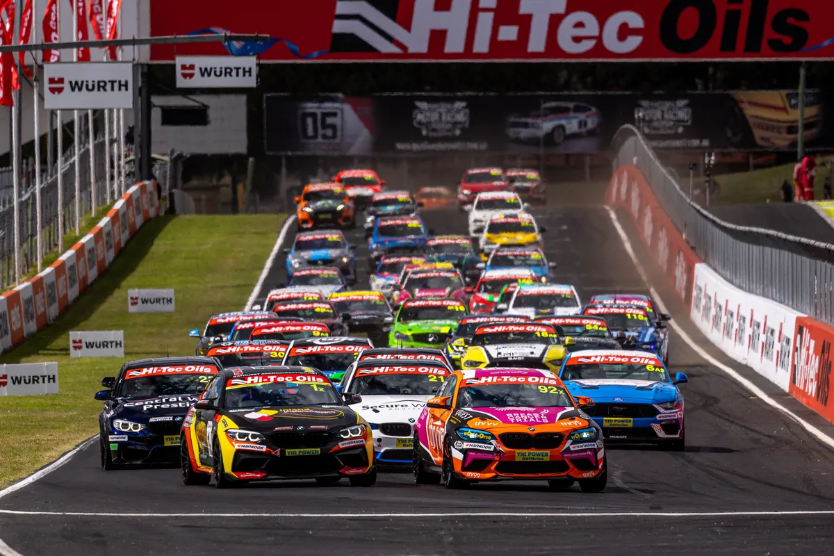 Ford Mustang Dark Horse dan Honda Civic Type R Ikut Bathurst 6 Hour 2027